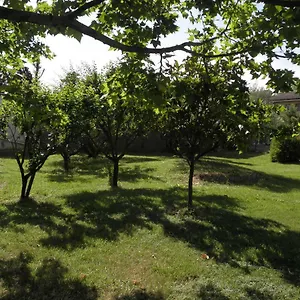 https://provence-roulottes.aixenprovencehotels.org
