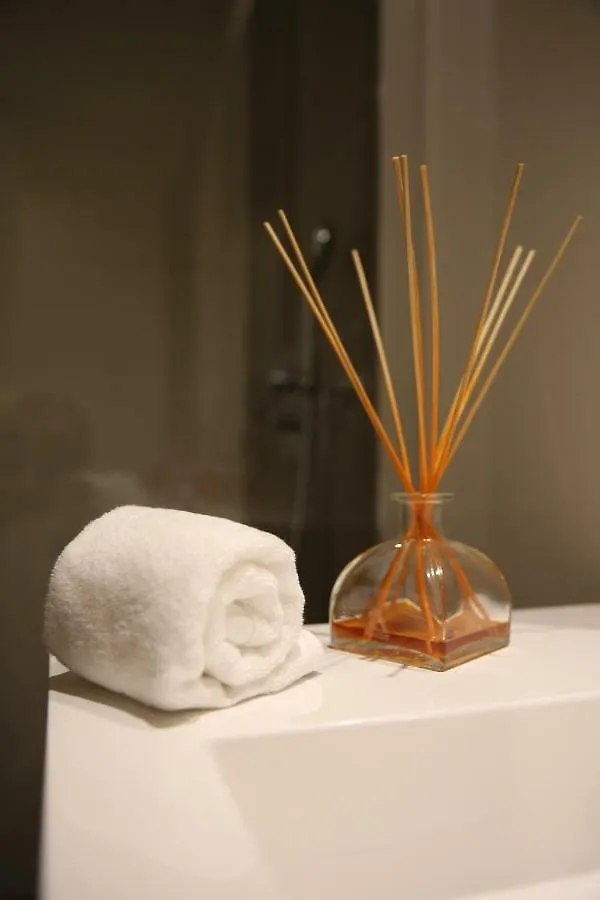 Maison Cube Saint-Didier-au-Mont-d'Or Bed & Breakfast
